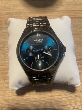 Geneva Diamond Blue Dial Silver-Tone Bracelet Watch